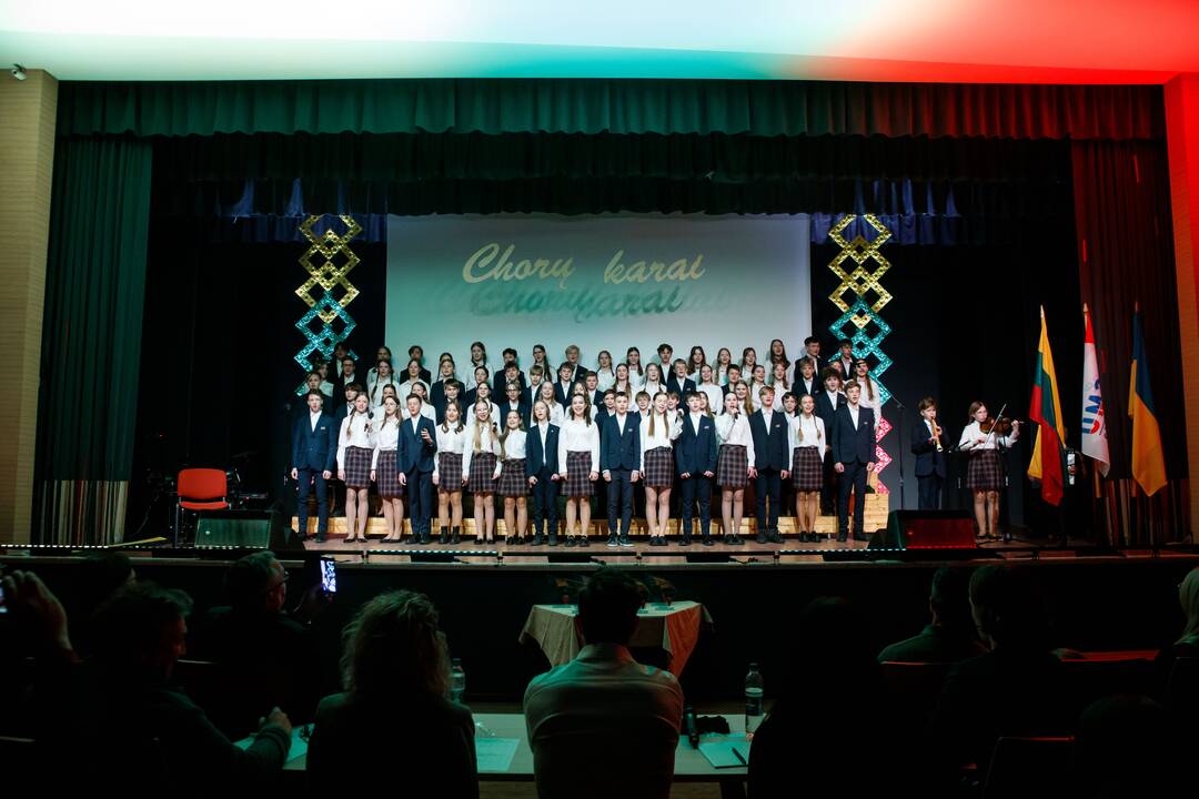 LSMU gimnazijoje - Dainų šimtmečiui skirti "Chorų karai"