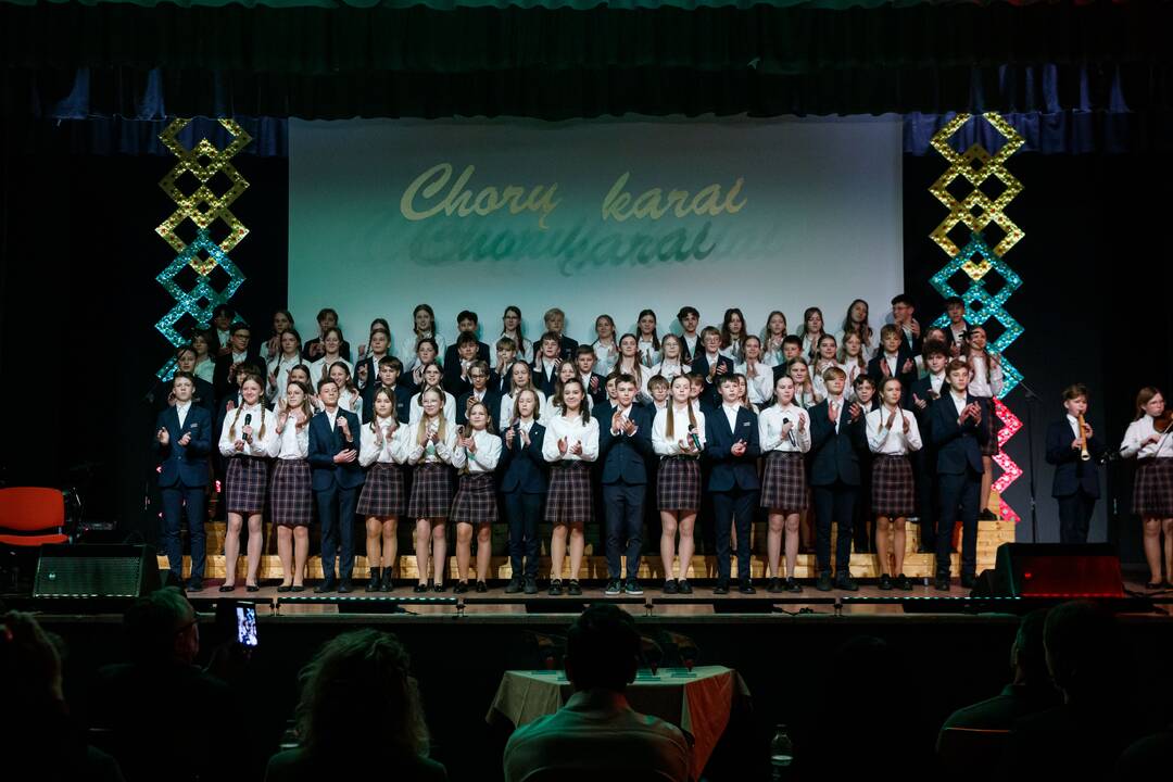 LSMU gimnazijoje - Dainų šimtmečiui skirti "Chorų karai"