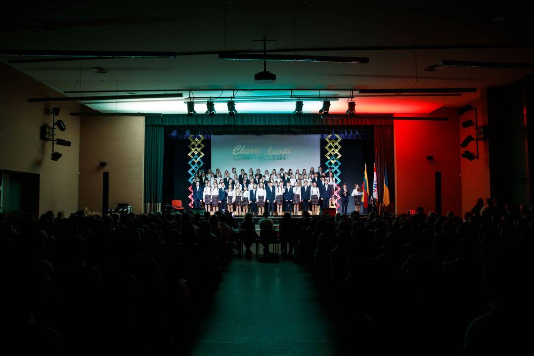LSMU gimnazijoje - Dainų šimtmečiui skirti "Chorų karai"