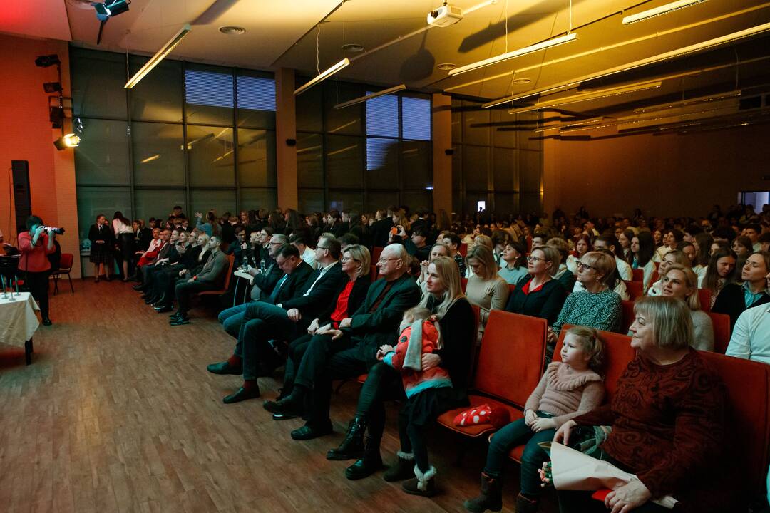 LSMU gimnazijoje - Dainų šimtmečiui skirti "Chorų karai"