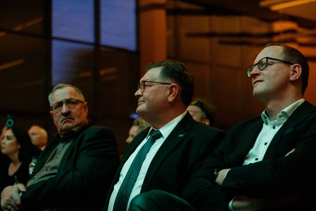 LSMU gimnazijoje - Dainų šimtmečiui skirti "Chorų karai"