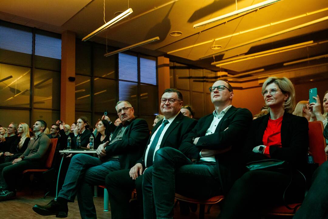 LSMU gimnazijoje - Dainų šimtmečiui skirti "Chorų karai"