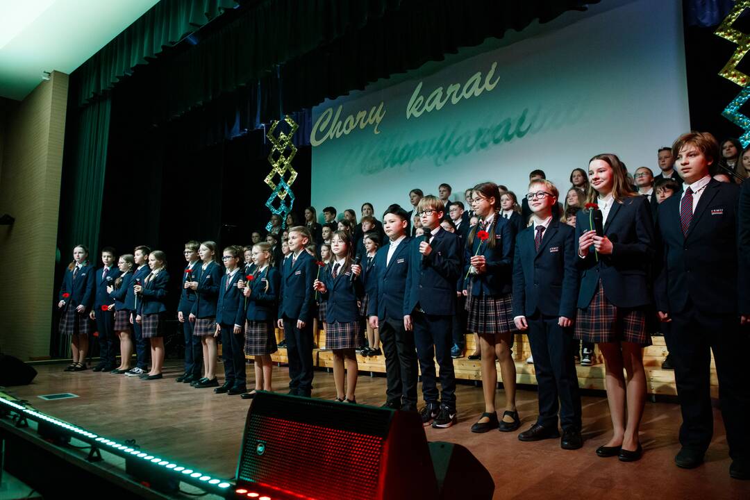 LSMU gimnazijoje - Dainų šimtmečiui skirti "Chorų karai"