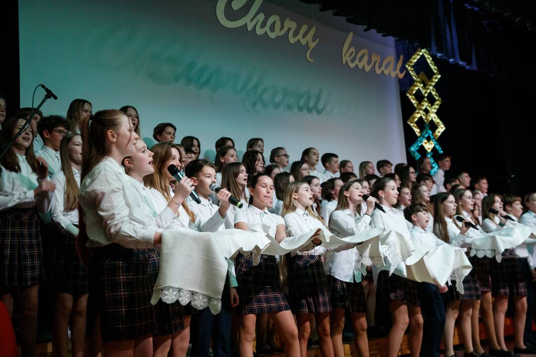 LSMU gimnazijoje - Dainų šimtmečiui skirti "Chorų karai"