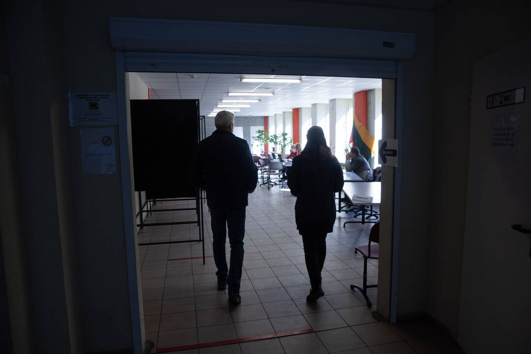 Kauniečiai balsuoja prezidento rinkimuose