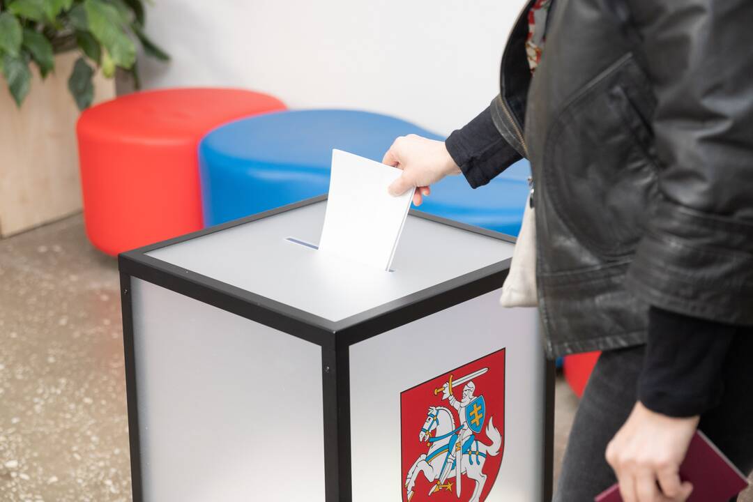 Kauniečiai balsuoja prezidento rinkimuose