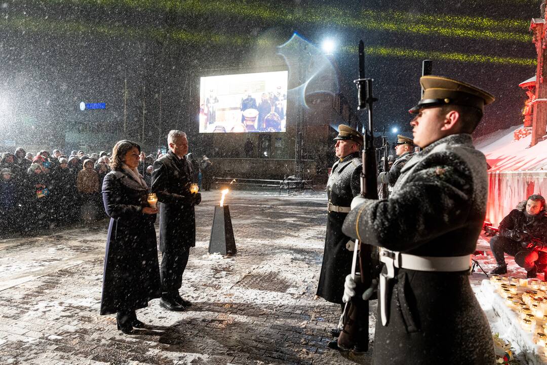 Atminimo laužų uždegimo ceremonija prie Vilniaus TV bokšto