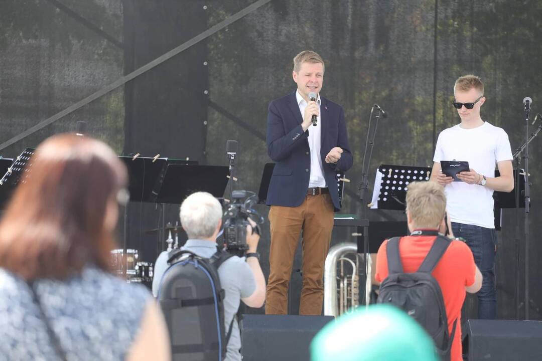 Lukiškių aikštėje – atsinaujinusios erdvės atidarymo šventė