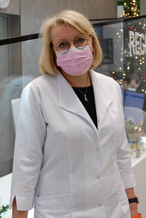 Santaros klinikose nuo COVID-19 infekcijos paskiepyta pirmoji medicinos darbuotoja