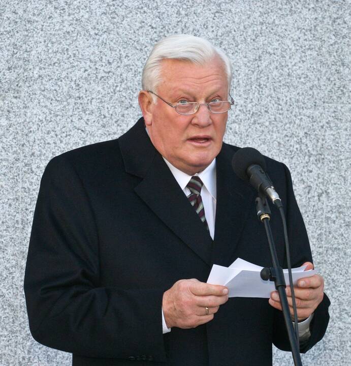 Vytautas Landsbergis (kairėje), Valdas Adamkus ir Algirdas Brazauskas.