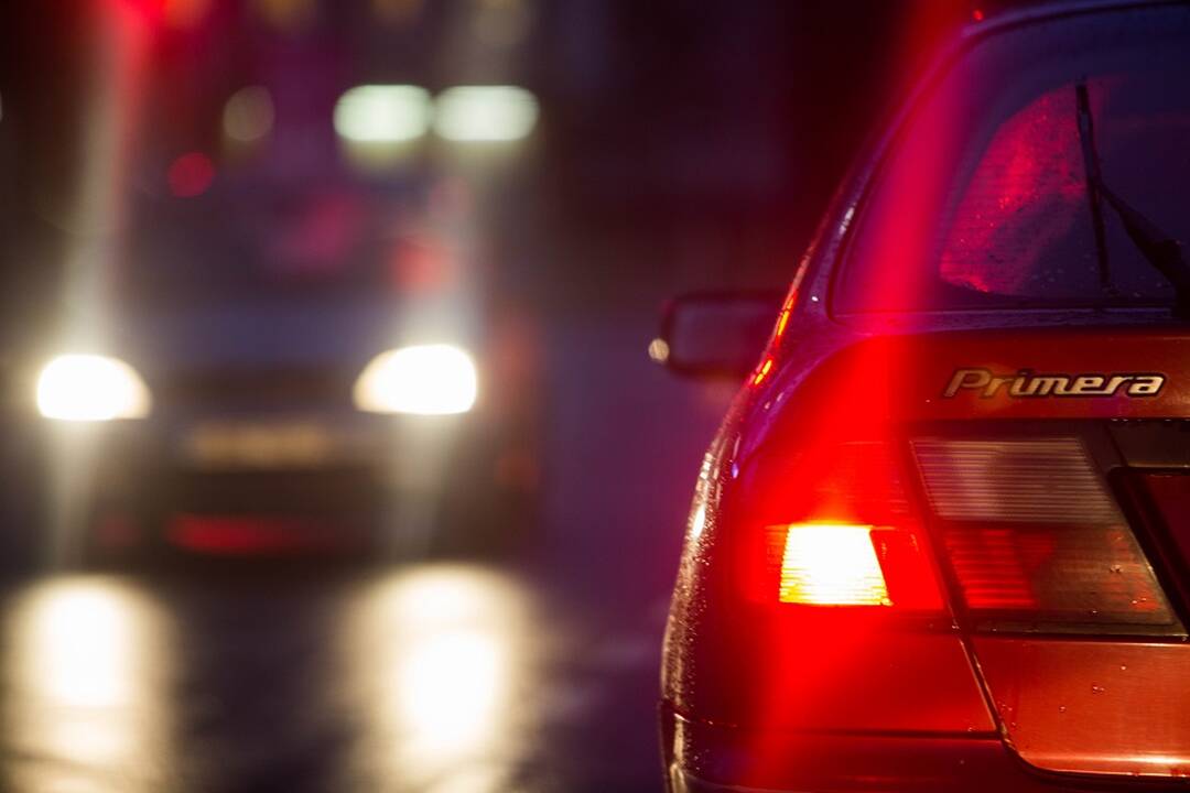 Kelininkai: naktį eismo sąlygas sunkins snygis ir plikledis