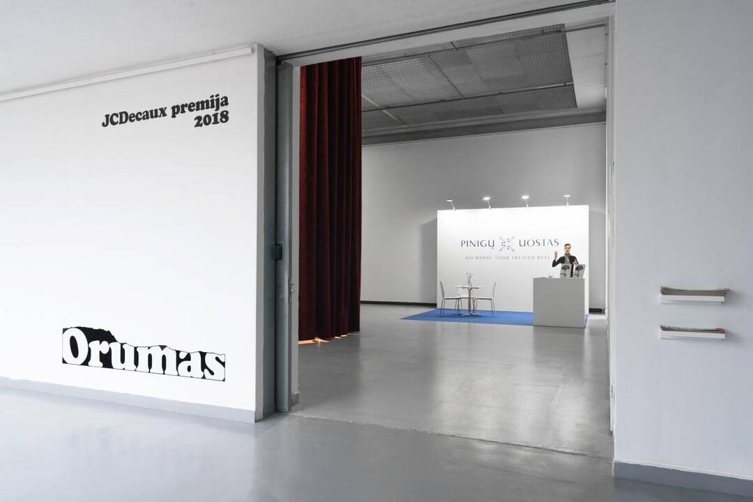 Kadras iš 2018 m. „JCDecaux premijos“ parodos „Orumas“