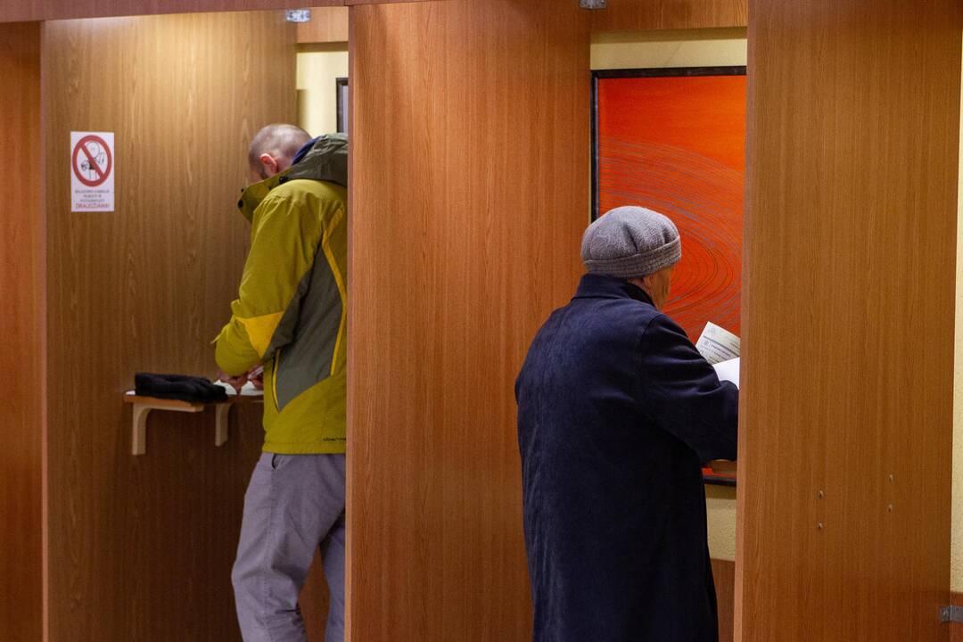 Lietuviai balsuoja savivaldybių tarybų ir merų rinkimuose