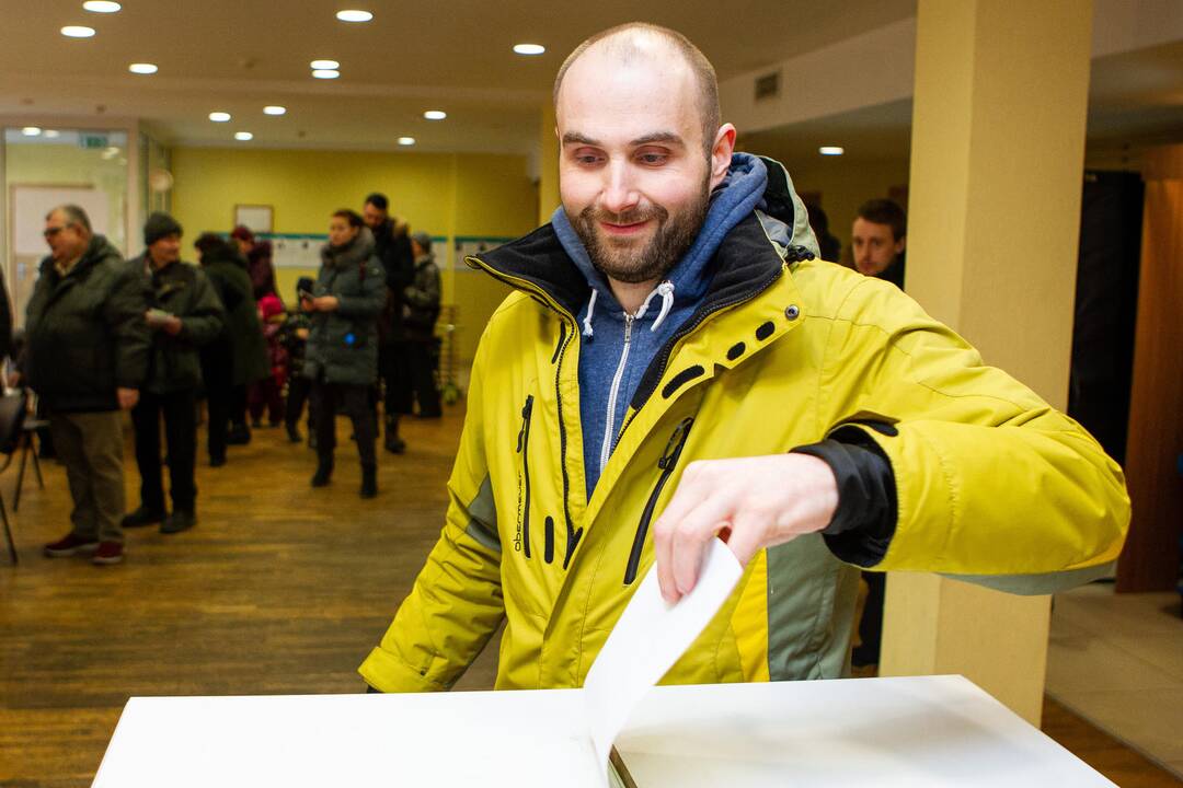 Lietuviai balsuoja savivaldybių tarybų ir merų rinkimuose