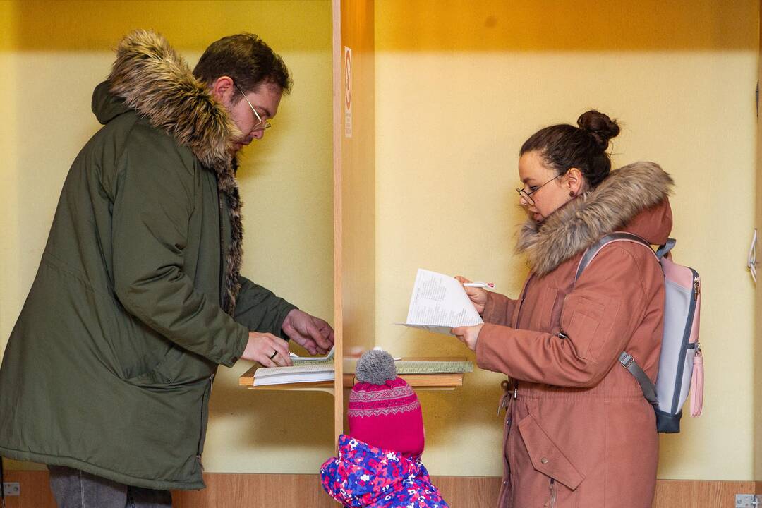 Lietuviai balsuoja savivaldybių tarybų ir merų rinkimuose
