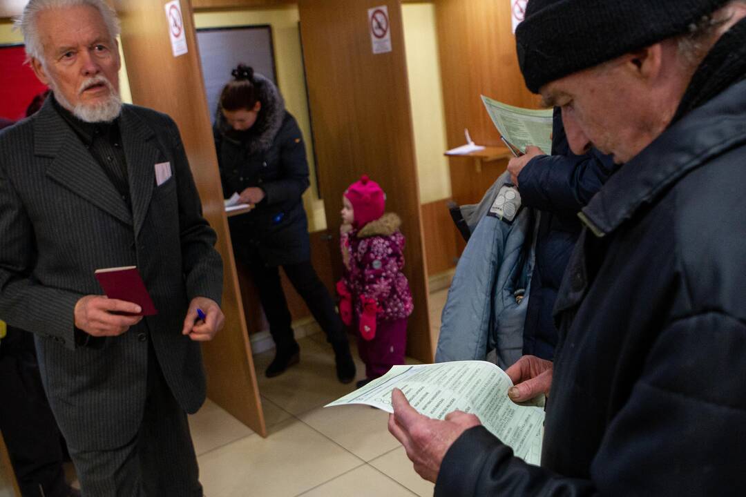 Lietuviai balsuoja savivaldybių tarybų ir merų rinkimuose
