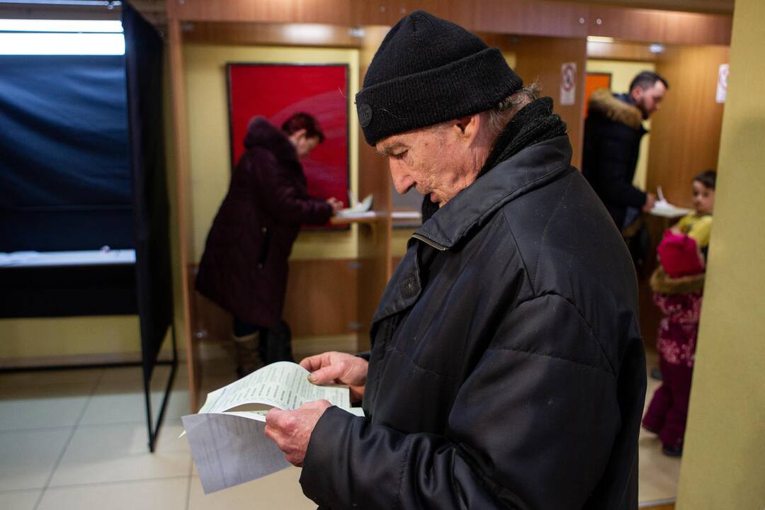 Lietuviai balsuoja savivaldybių tarybų ir merų rinkimuose