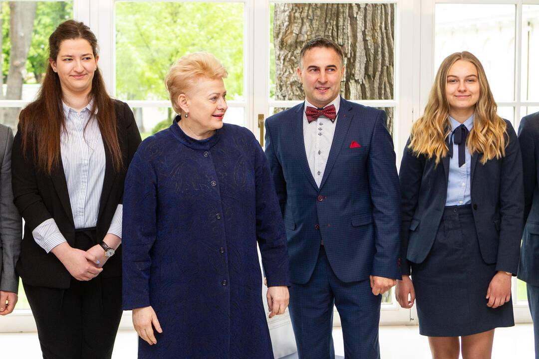 Prezidentė susitiko su jaunaisiais išradėjais