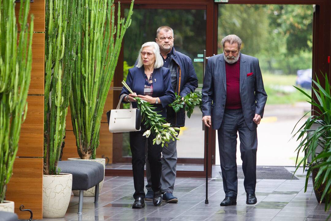 Atsisveikinimas su R. Karveliu