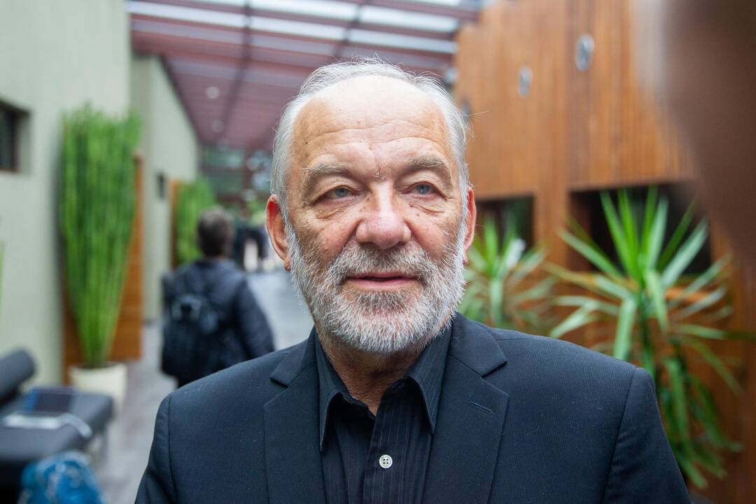 Atsisveikinimas su R. Karveliu