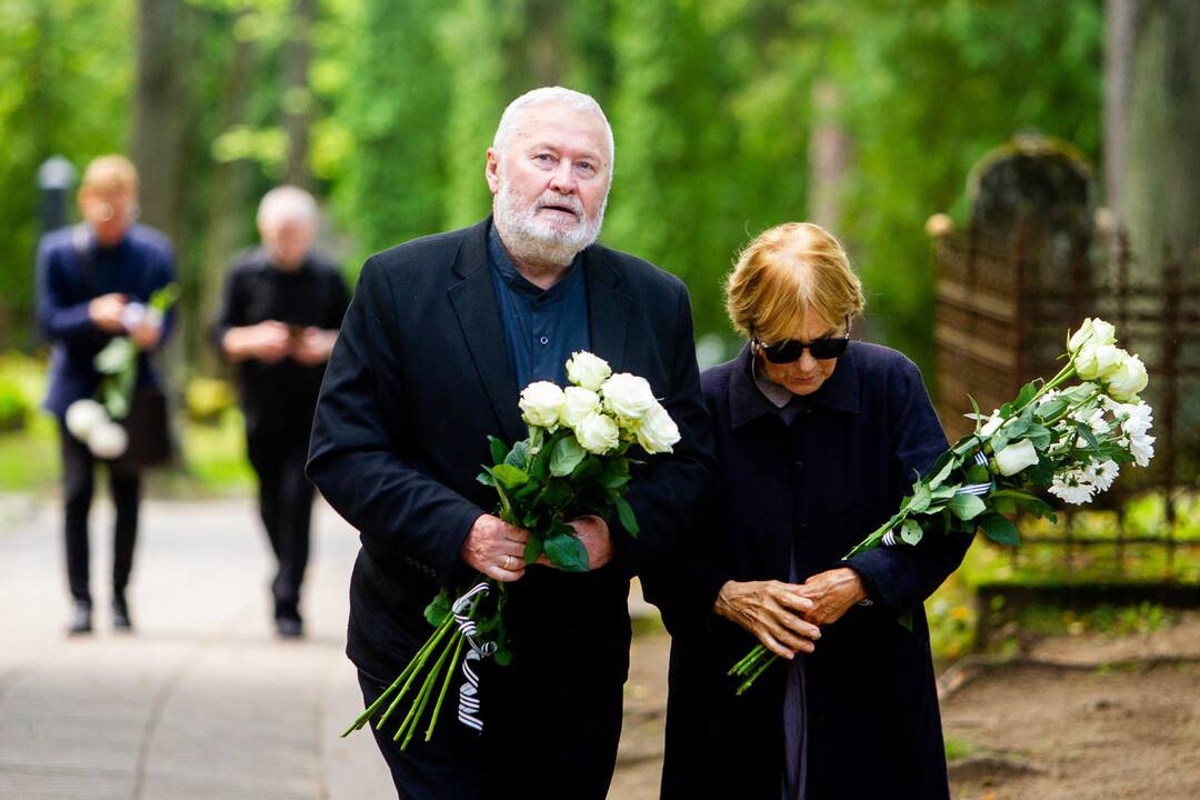 Aktoriaus R. Karvelio laidotuvės