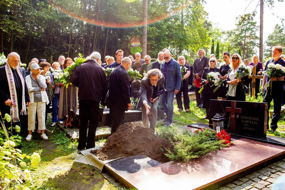 Aktoriaus R. Karvelio laidotuvės