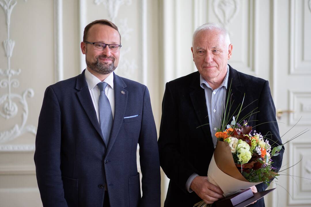 Įteikti garbės ženklai „Nešk savo šviesą ir tikėk“