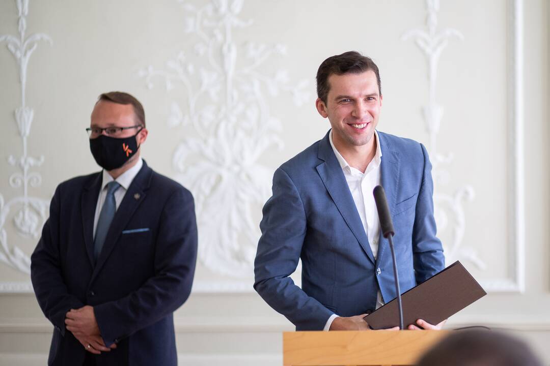 Įteikti garbės ženklai „Nešk savo šviesą ir tikėk“