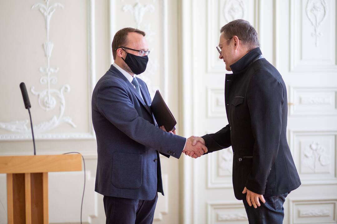 Įteikti garbės ženklai „Nešk savo šviesą ir tikėk“