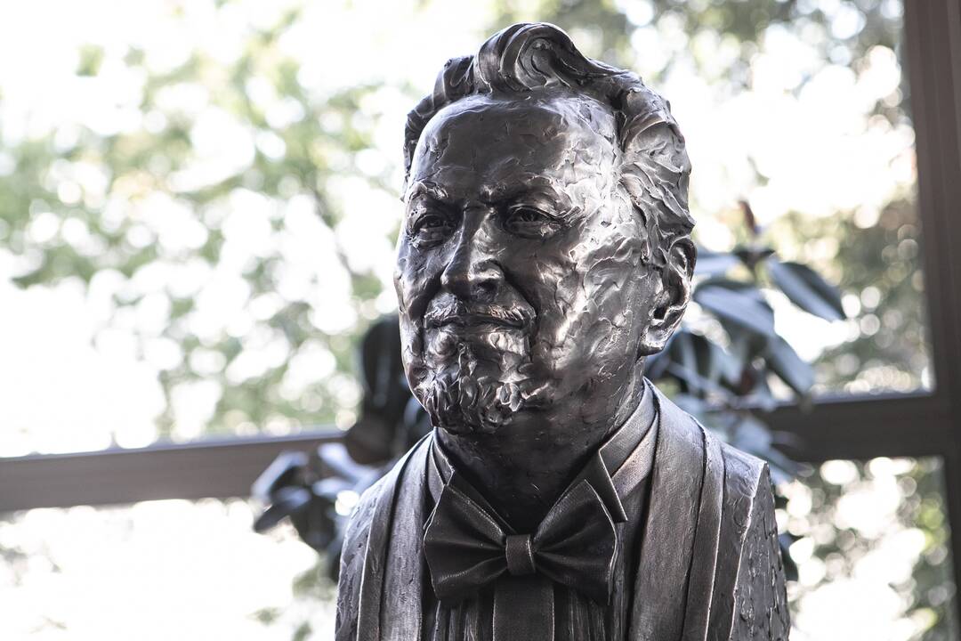V. Noreikos memorialinio biusto atidengimas