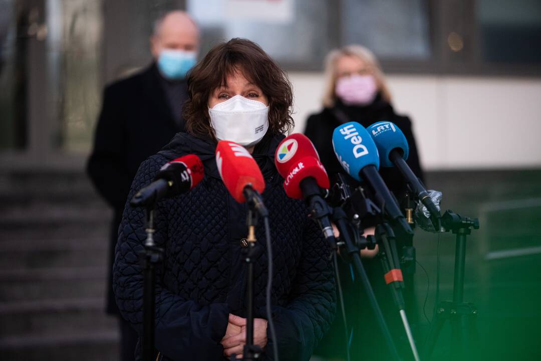 Santaros klinikose nuo COVID-19 infekcijos paskiepyta pirmoji medicinos darbuotoja