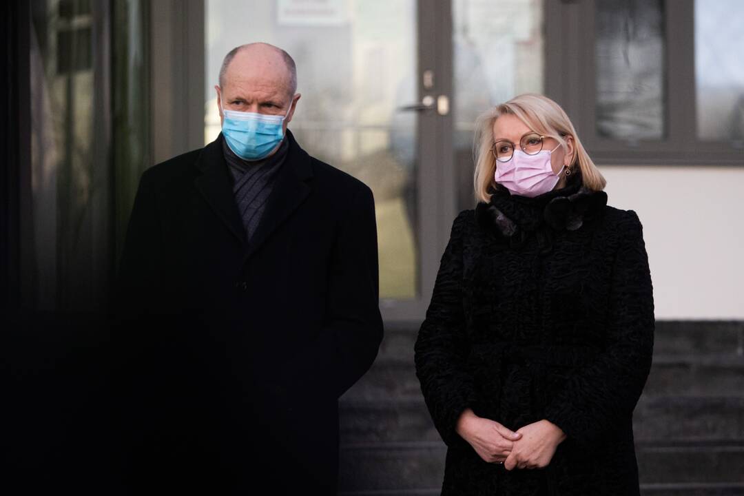 Santaros klinikose nuo COVID-19 infekcijos paskiepyta pirmoji medicinos darbuotoja