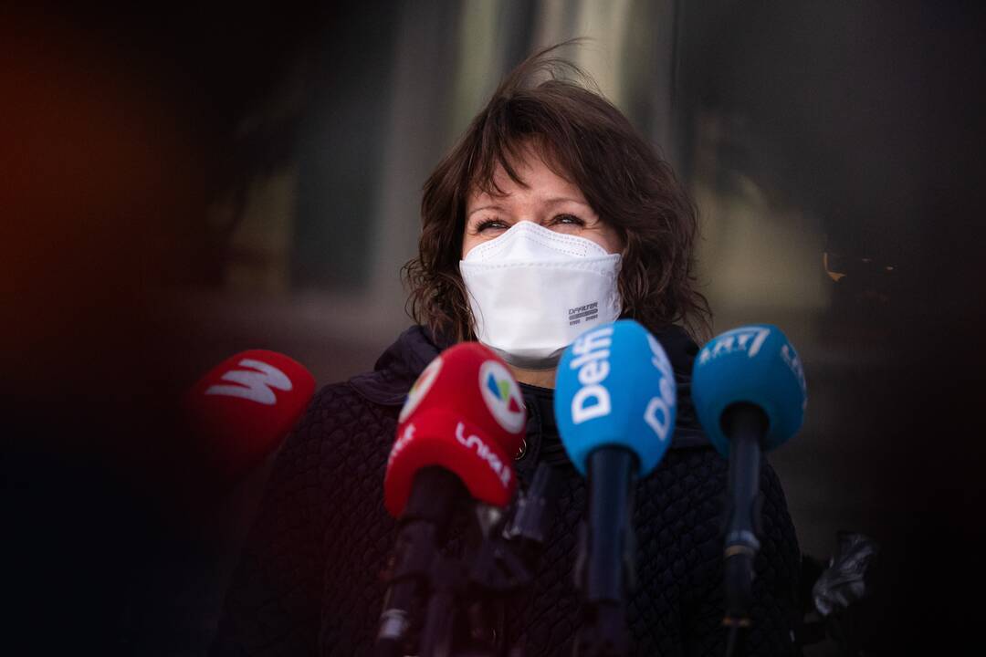 Santaros klinikose nuo COVID-19 infekcijos paskiepyta pirmoji medicinos darbuotoja