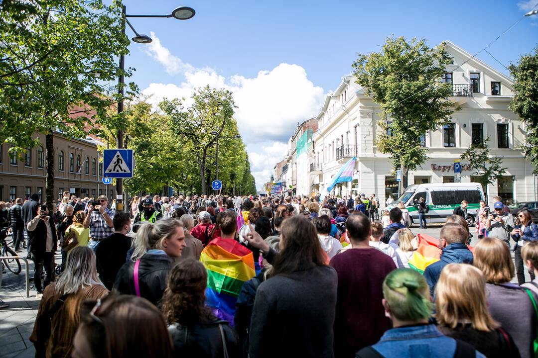 Neramumai per LGBT paradą