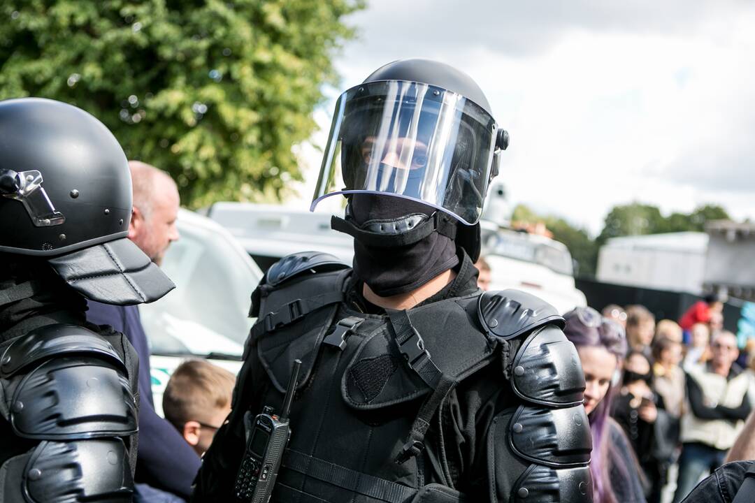 Neramumai per LGBT paradą