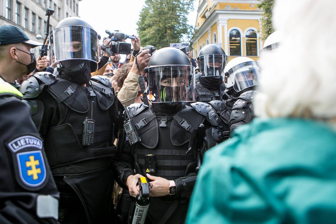 Neramumai per LGBT paradą