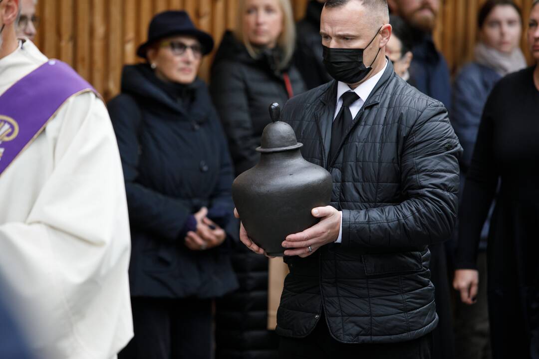 Fotomenininko R. Rakausko laidotuvės