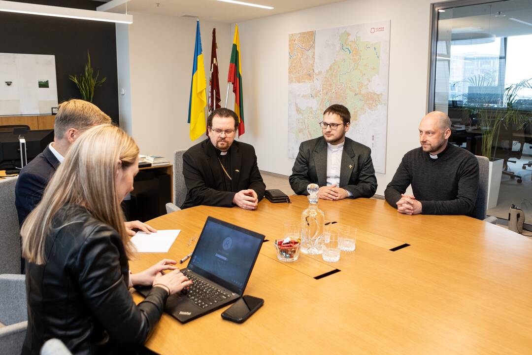 Vilniaus meras susitiko su atleistais ortodoksų kunigais