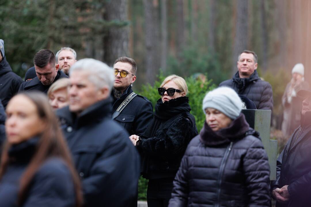 A. Jagelavičiūtės laidotuvės Karmėlavos kapinėse