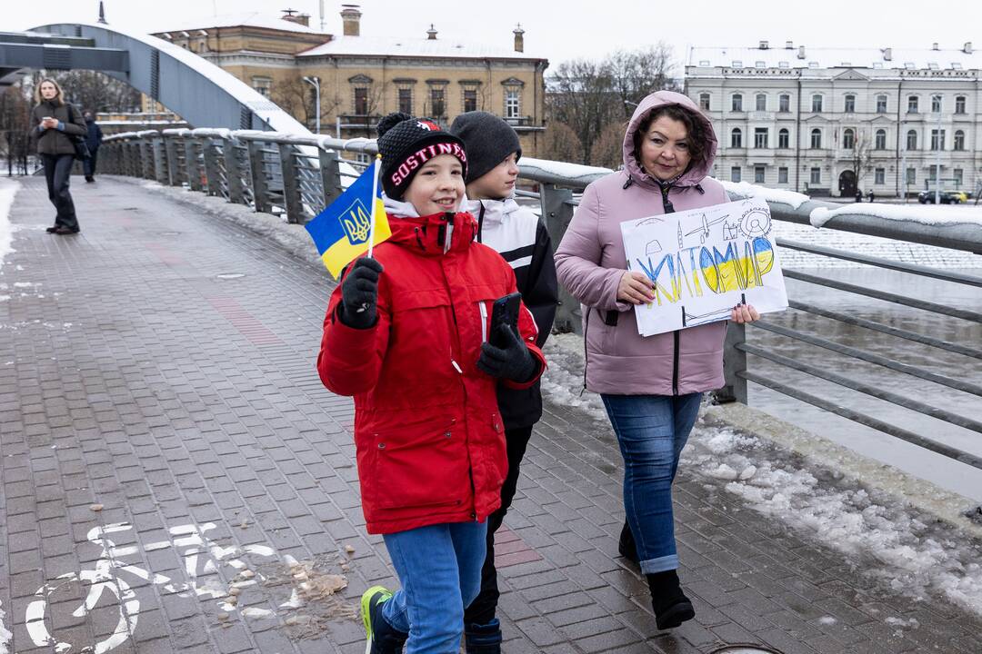 Ukrainos vienybės dienos minėjimas ant Mindaugo tilto