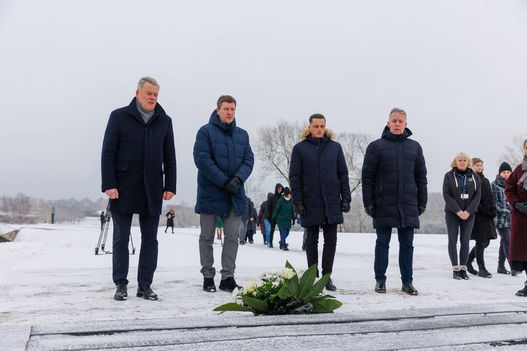 Holokausto aukų pagerbimas prie Kauno IX forto muziejaus