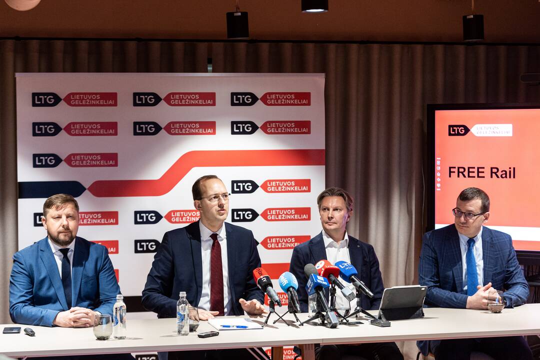 Susisiekimo ministerijos ir „Lietuvos geležinkelių“ spaudos konferencija