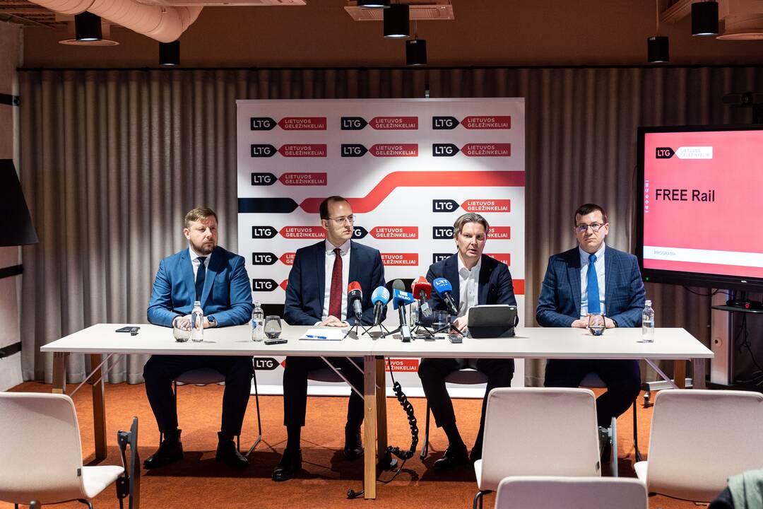 Susisiekimo ministerijos ir „Lietuvos geležinkelių“ spaudos konferencija
