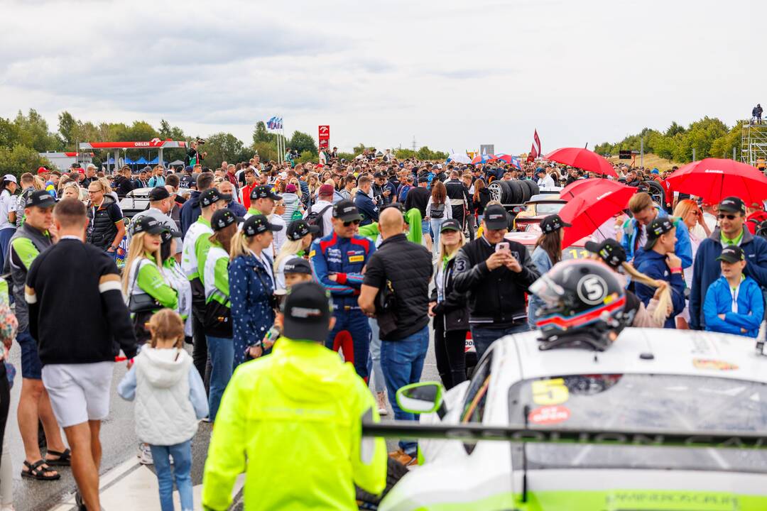 Akimirkos iki „Aurum 1006 km lenktynių“ starto