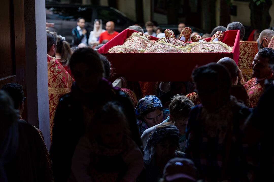 Religinė procesija aplink Šv. Dvasios vienuolyną