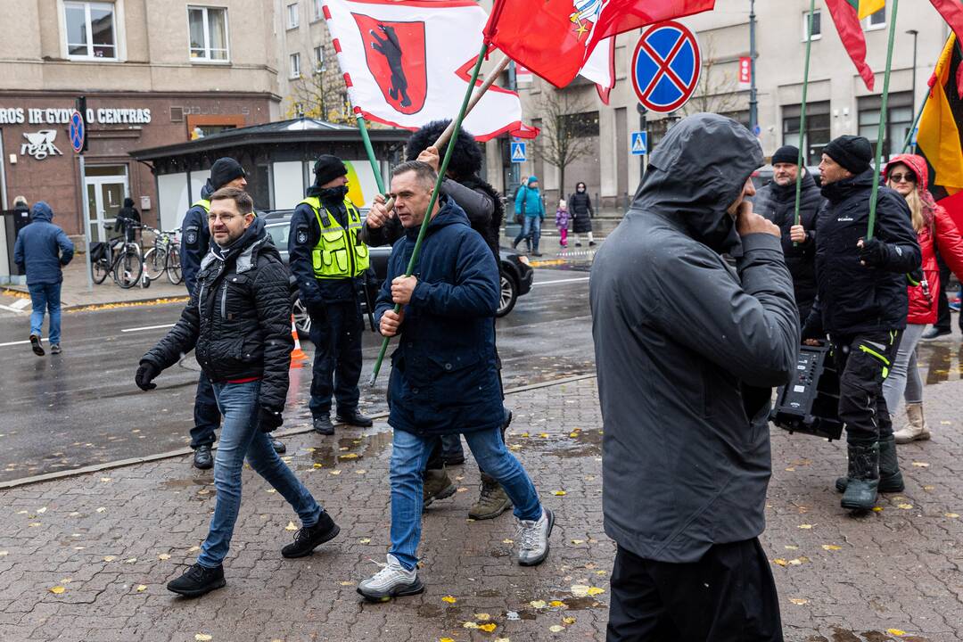 Prie Seimo – mitingas dėl NT mokesčio