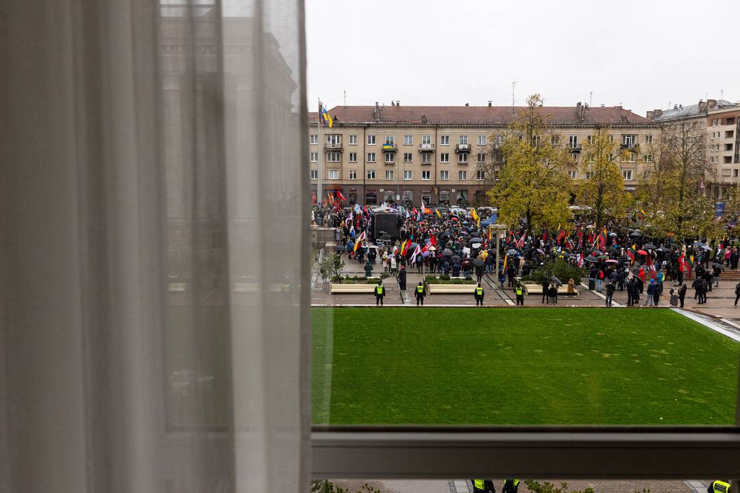 Prie Seimo – mitingas dėl NT mokesčio