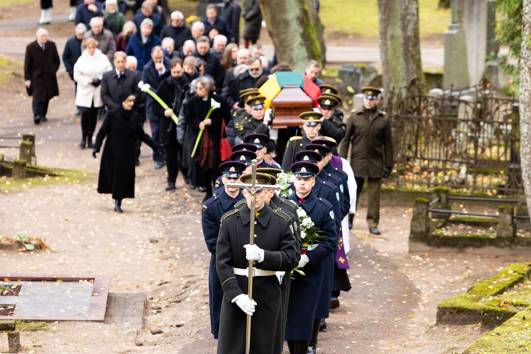 Signataro B. Kuzmicko laidotuvės