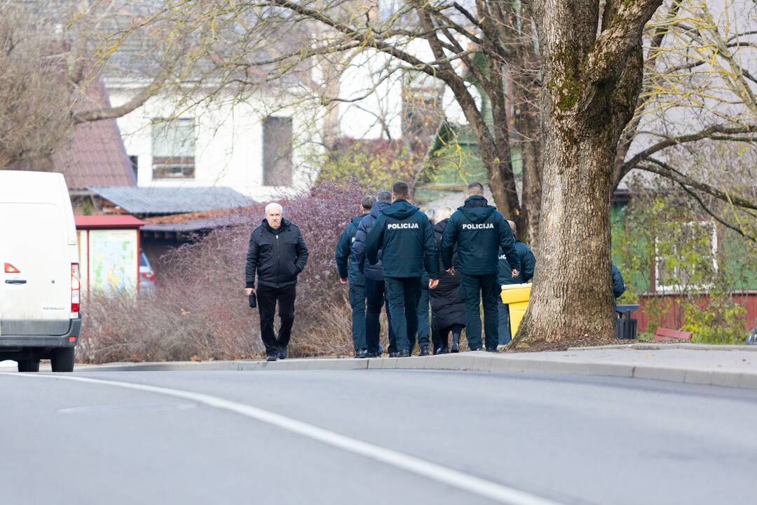 Trakuose atsisveikinama su tragiškai žuvusiu policijos pareigūnu