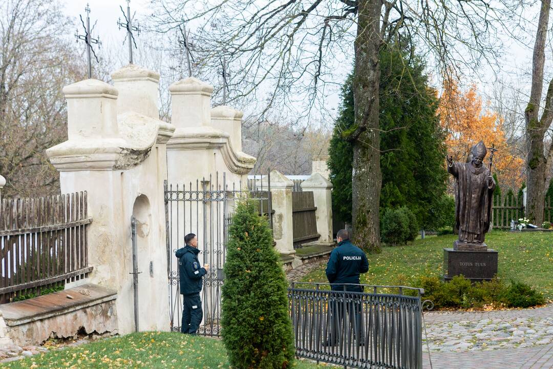Trakuose atsisveikinama su tragiškai žuvusiu policijos pareigūnu